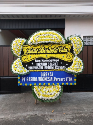 Papan Bunga Duka di Pangaribuan